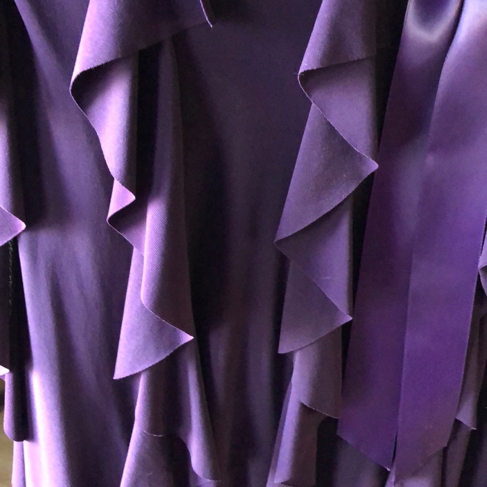 Dress to the knee. Worn once.  From Macy’s. - Picture 4 of 5